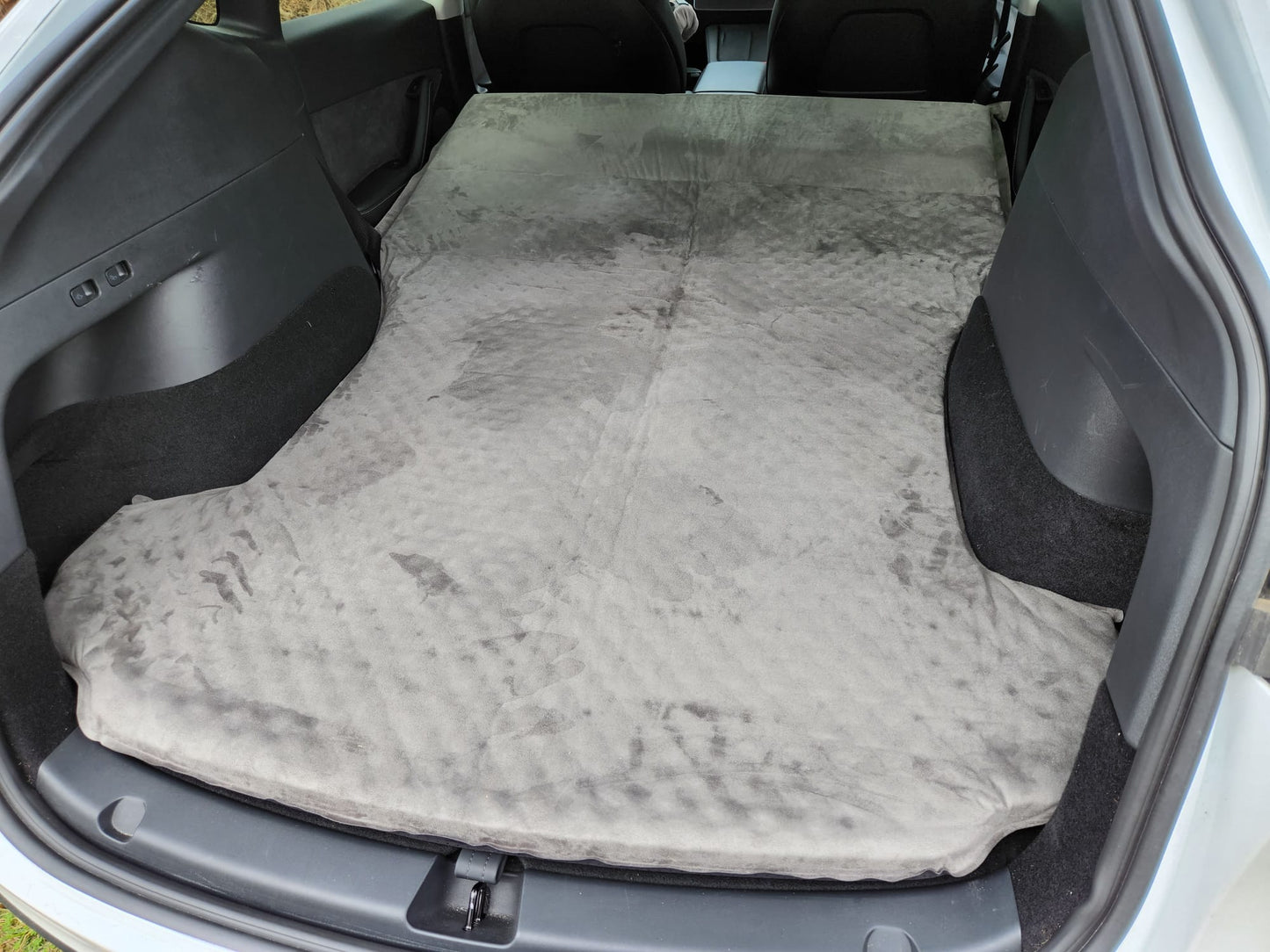 Ultra-Lux Inflatable Mattress for Model Y/3 with Pump 🚗